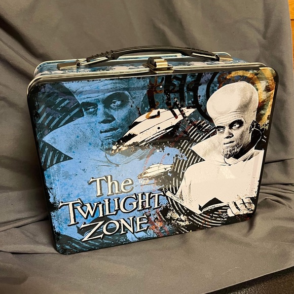 The Twilight Zone Lunchbox 2012 - Picture 2 of 5